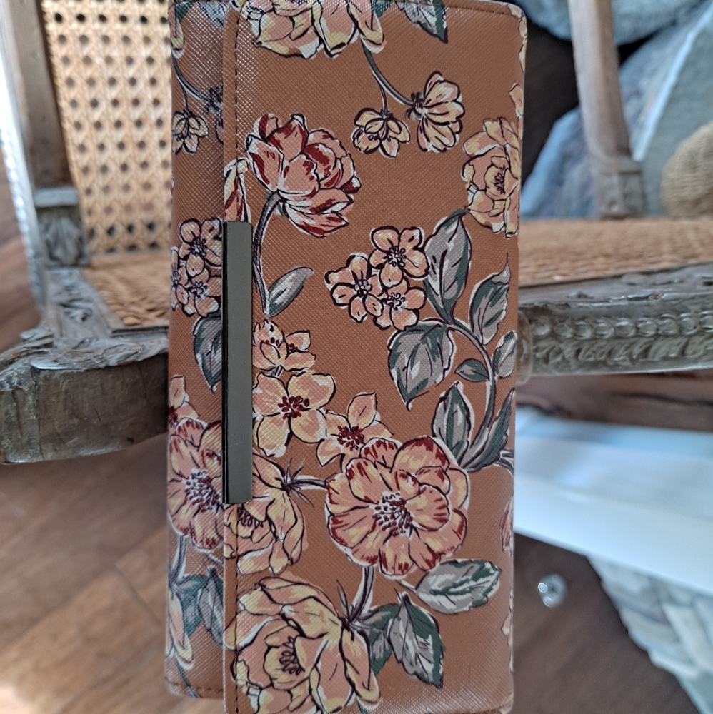 Floral wallet